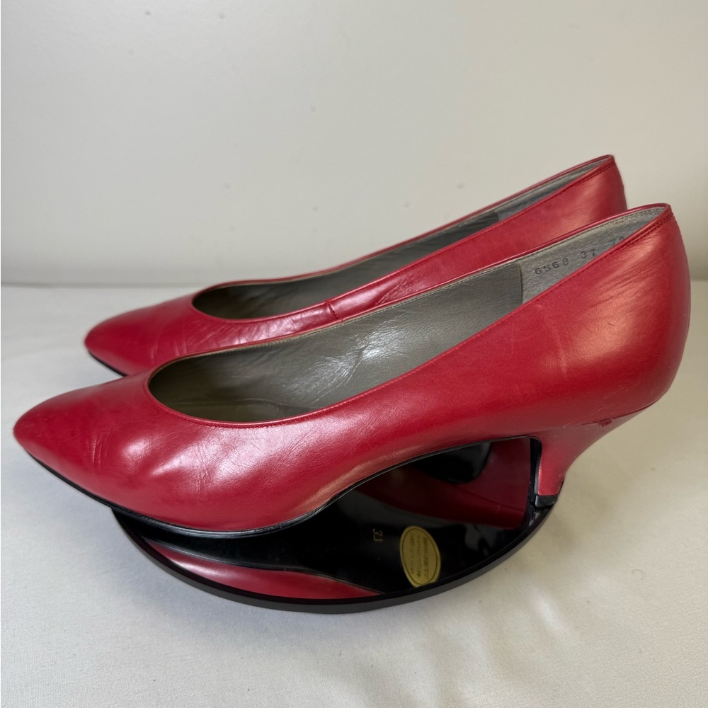 Yves Saint Laurent YSL  Red Heels Sleek kitten Heels  Auth size 37 - Picture 4 of 15